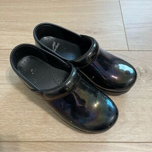 Dansko Iridescent Black Clogs Shoes Size 37